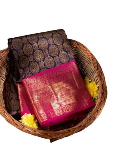 Women's Beautiful Kanchipuram Silk saree With Blouses