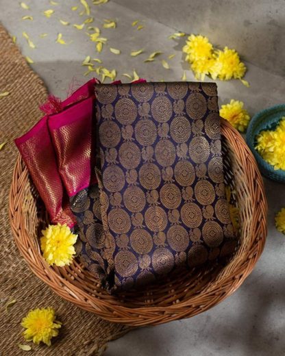 Women's Beautiful Kanchipuram Silk saree With Blouses - Image 6