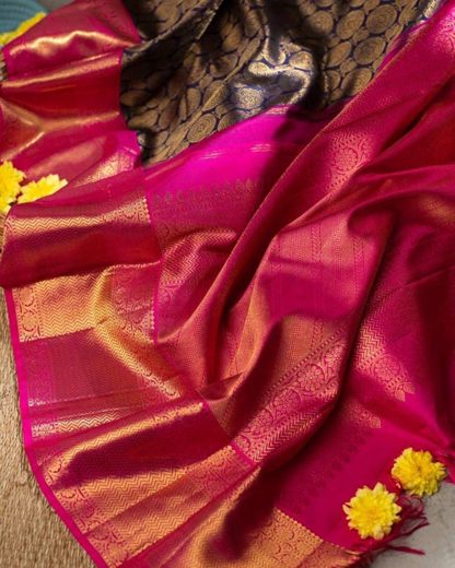Women's Beautiful Kanchipuram Silk saree With Blouses - Image 3